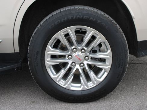 Used 2023 GMC Yukon SLT w/ SLT Luxury Package image 42