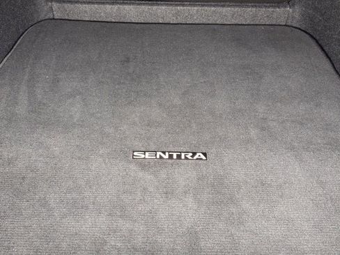 Used 2022 Nissan Sentra SR w/ SR Premium Package image 14