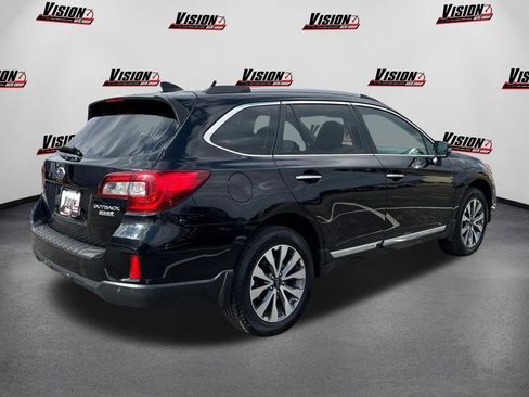 Used 2017 Subaru Outback 2.5i Touring image 5
