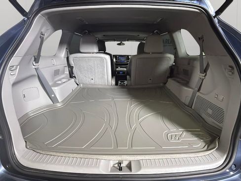 Used 2015 Toyota Highlander XLE image 29