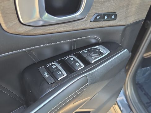 Certified 2023 Kia Sorento SX Prestige AWD/4WD image 21