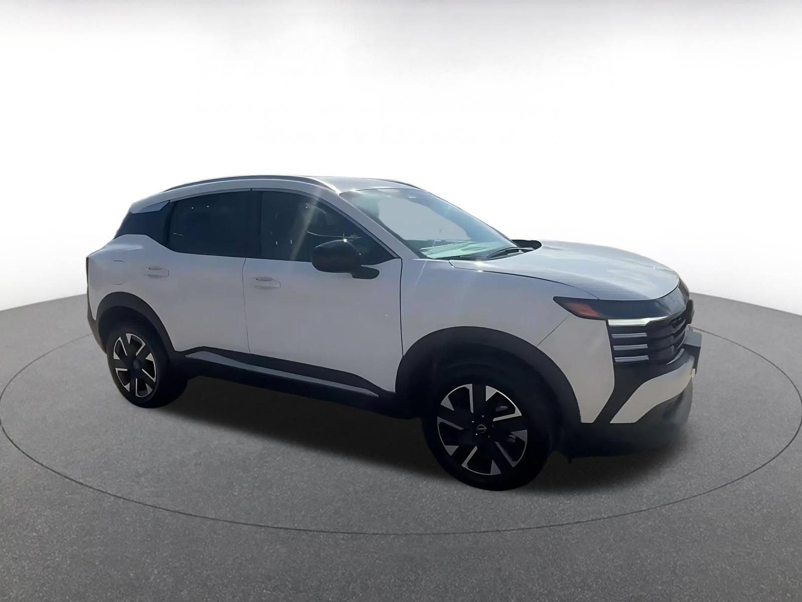 Used 2026 Nissan Kicks SV w/ Cold Weather Package AWD/4WD image 2