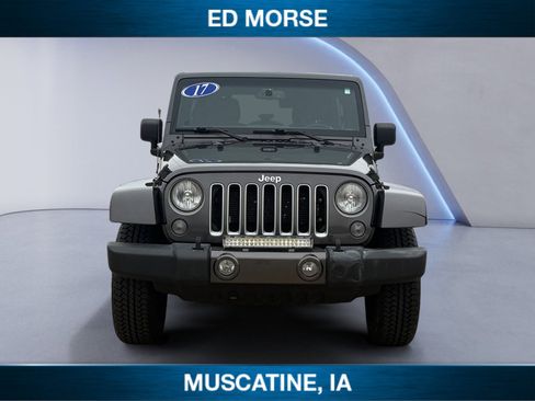Used 2017 Jeep Wrangler Unlimited Sahara w/ Dual Top Group image 8