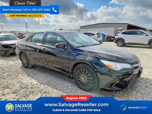 Used 2015 Toyota Camry LE image 5