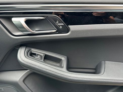 New 2026 Porsche Macan image 20