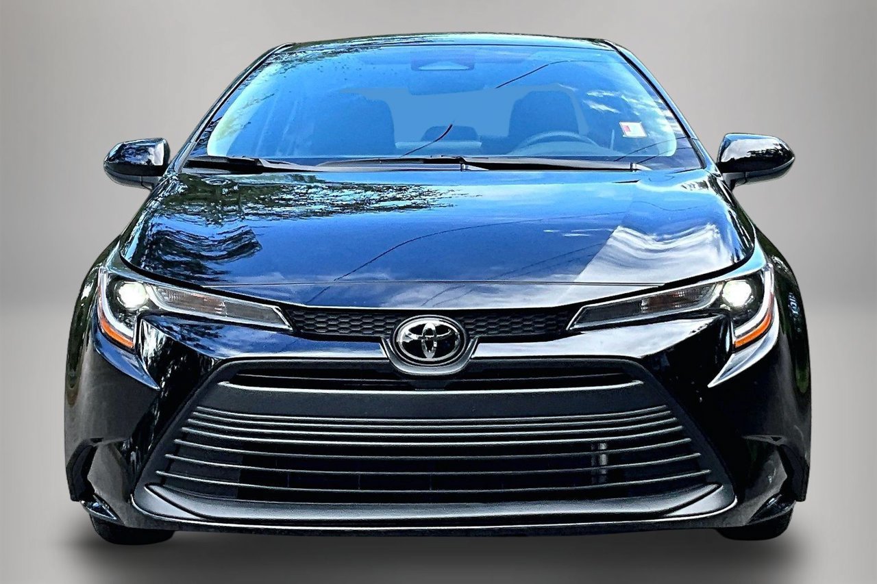 Used 2026 Toyota Corolla LE FWD image 3