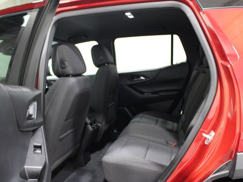 Used 2025 Chevrolet Equinox LT w/ Safety and Technology Package FWD image 19
