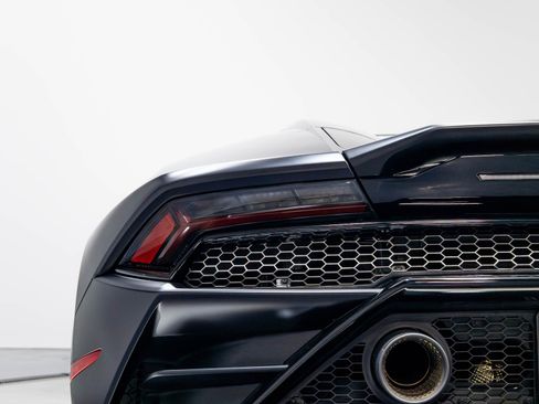 Used 2021 Lamborghini Huracan EVO RWD image 52