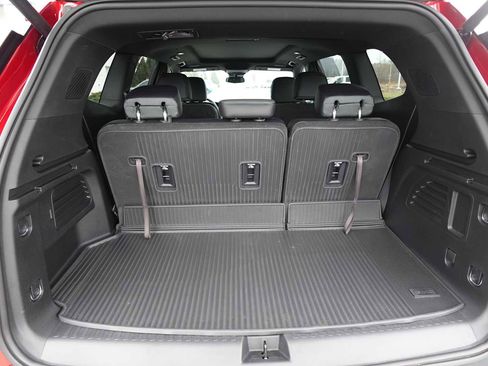 Used 2025 GMC Acadia AT4 w/ Luxury Package image 30