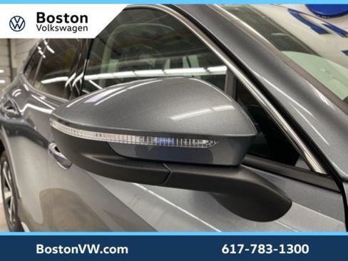 New 2026 Volkswagen Tiguan SE image 12