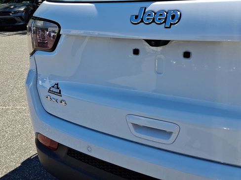 Used 2024 Jeep Compass Limited AWD/4WD image 16