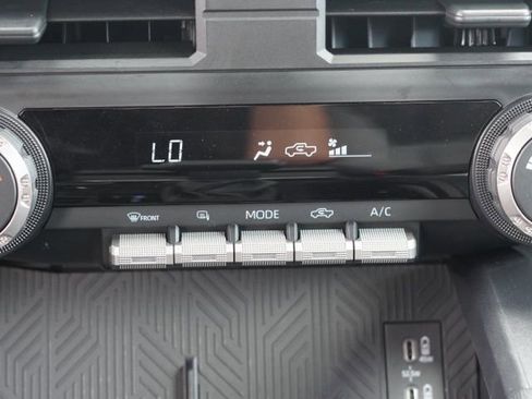 Certified 2025 Toyota Tacoma TRD Off-Road image 33