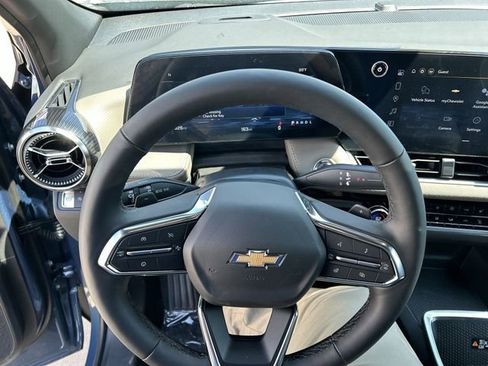 New 2026 Chevrolet Equinox LT w/ Convenience Package II FWD image 15