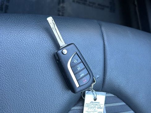 Used 2024 Toyota Camry SE image 38