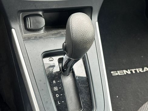 Used 2018 Nissan Sentra S image 25