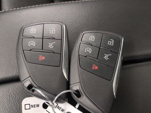Used 2023 Buick Envision Essence w/ Technology Package I AWD/4WD image 27
