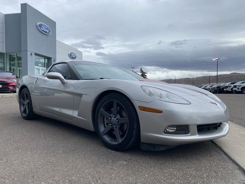 Used 2006 Chevrolet Corvette Coupe w/ Preferred Equipment Group image 14
