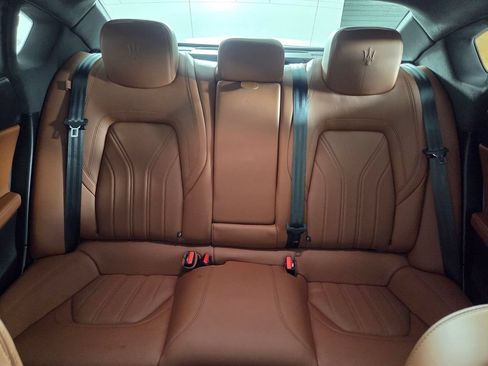 Used 2023 Maserati Quattroporte GT RWD image 22