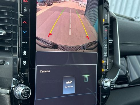 New 2026 RAM 1500 Laramie AWD/4WD image 18