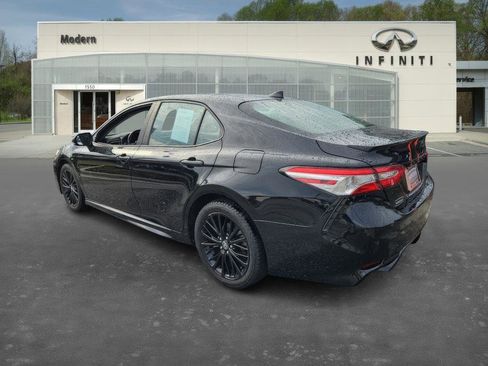 Used 2020 Toyota Camry SE image 5