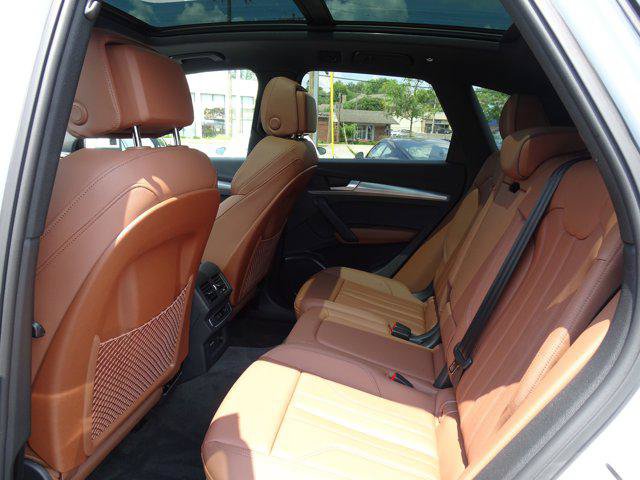 Certified 2025 Audi Q5 2.0T Premium AWD/4WD image 13