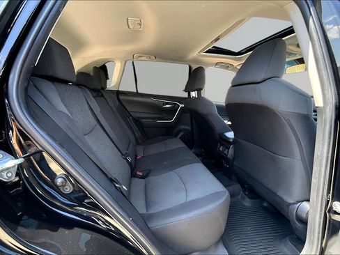 Used 2021 Toyota RAV4 XLE w/ Convenience Package FWD image 26