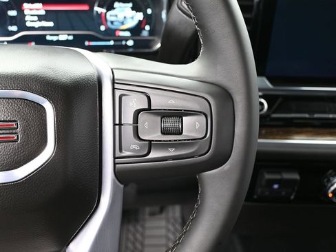 Used 2025 GMC Sierra 2500 SLE image 30