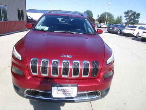 Used 2016 Jeep Cherokee Limited AWD/4WD image 4