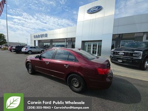 Used 2010 Hyundai Sonata GLS FWD image 2