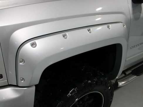 Used 2018 Chevrolet Silverado 1500 LT w/ All Star Edition image 13