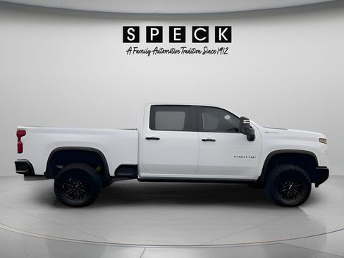 Used 2024 Chevrolet Silverado 2500 ZR2 w/ Technology Package AWD/4WD image 6