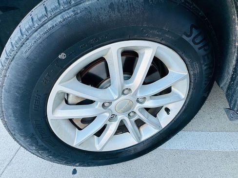 Used 2015 Dodge Grand Caravan SXT FWD image 29