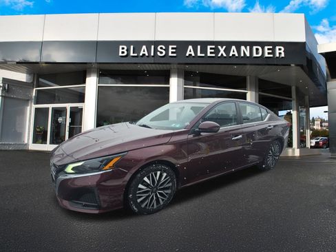 Used 2023 Nissan Altima 2.5 SV image 9