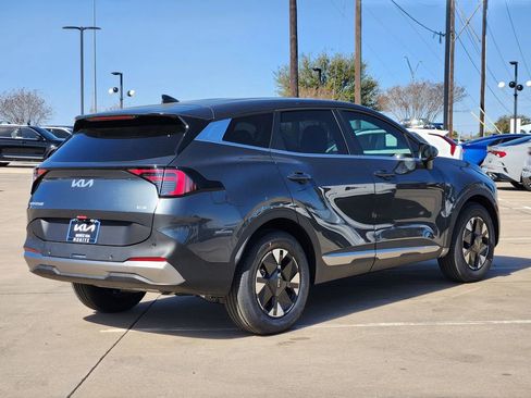 New 2026 Kia Sportage LX image 4