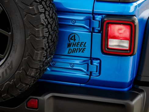 Used 2024 Jeep Wrangler Willys image 21