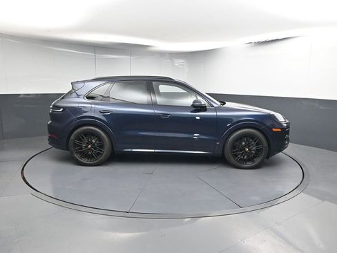 Certified 2026 Porsche Cayenne GTS AWD/4WD image 26