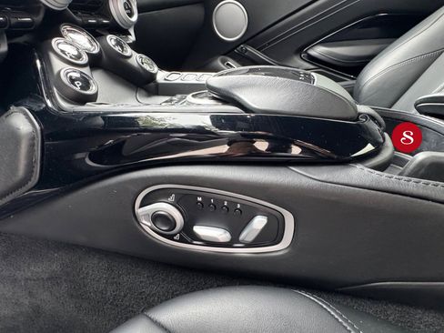 Used 2019 Aston Martin V8 Vantage Coupe image 17