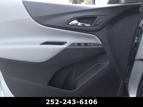 Used 2022 Chevrolet Equinox LT image 23