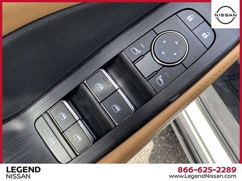 Used 2023 Nissan Rogue Platinum w/ Platinum Premium Package AWD/4WD image 18