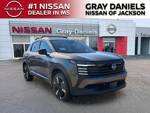 New 2026 Nissan Kicks SR w/ Cold Weather Package image 1