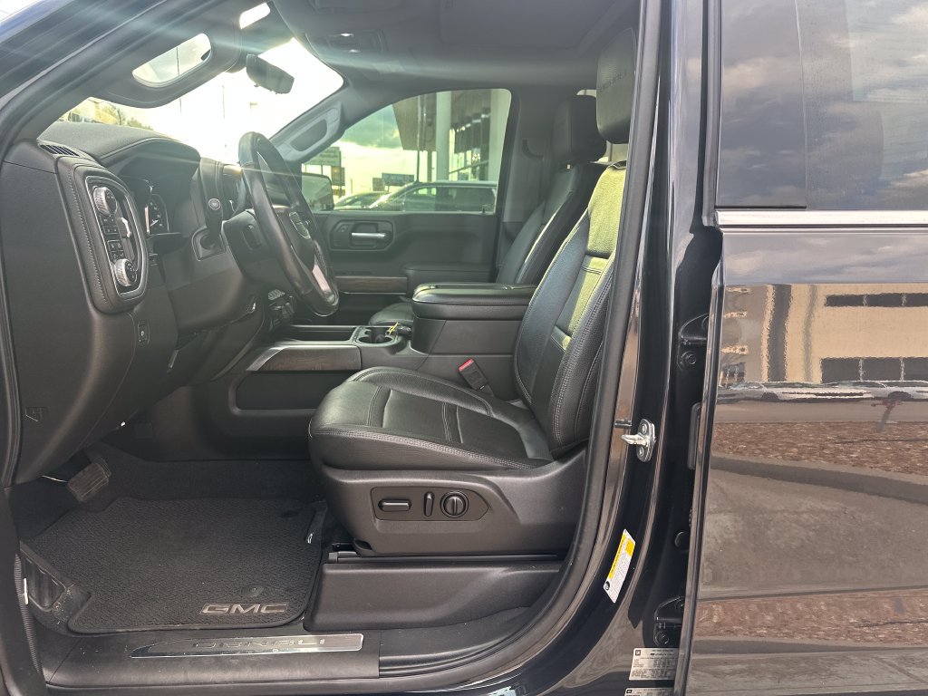 Used 2020 GMC Sierra 1500 Denali w/ Denali Ultimate Package AWD/4WD image 9