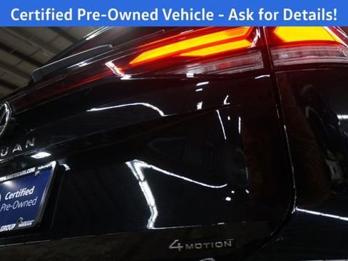 Certified 2025 Volkswagen Tiguan SE w/ Panoramic Sunroof Package image 48