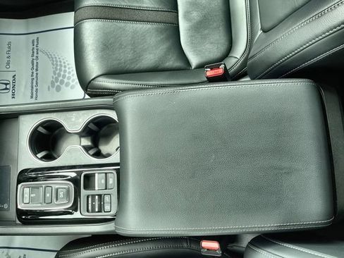 Used 2025 Honda Pilot Touring image 25