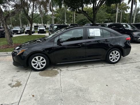 Used 2023 Toyota Corolla LE FWD image 18