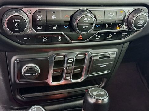 Used 2021 Jeep Wrangler Unlimited Sahara image 19