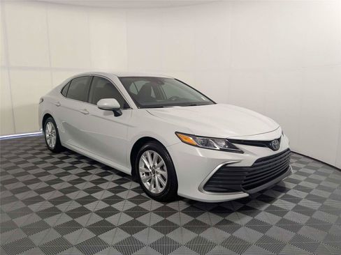 Certified 2023 Toyota Camry LE FWD image 3