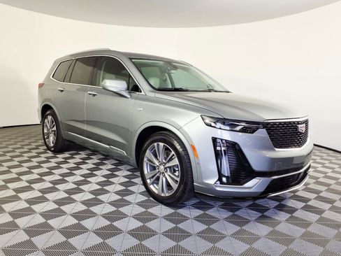 Certified 2024 Cadillac XT6 Premium Luxury w/ Technology Package FWD image 3