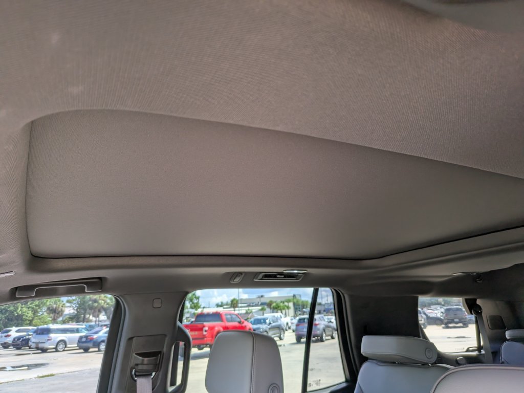 Used 2023 GMC Yukon SLT w/ SLT Premium Package RWD image 26