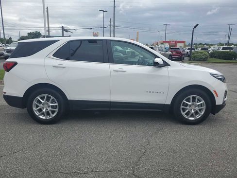 Used 2024 Chevrolet Equinox LT w/ LPO, Floor Liner Package FWD image 7