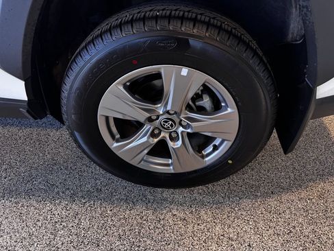 Used 2023 Toyota RAV4 XLE AWD/4WD image 14